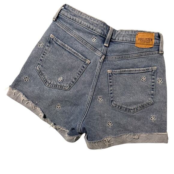 Hollister Curvy Ultra High Waist Mom Shorts 3" Inseam Denim Daisy Embroidery W26 - Picture 2 of 3